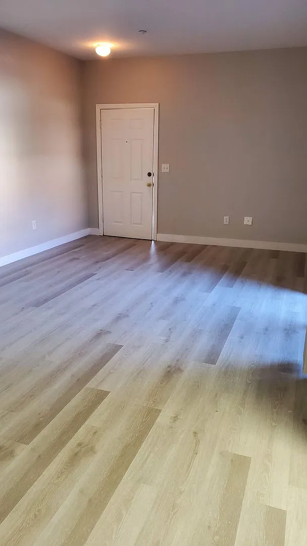 2 Bedroom 2 Bath Lower Lever Henderson Condo-Sunridge Heights — Photo 4