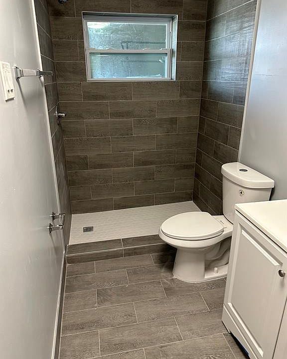 2nd image of 1250 E Sample Road #108