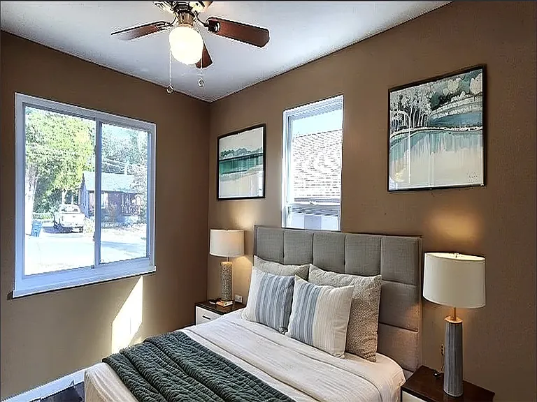 3213 Airway Ave — Photo 1