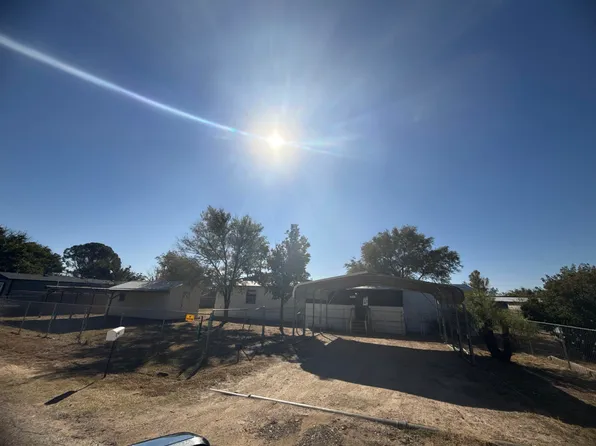 2614 Robert Lee St, Levelland, TX 79336