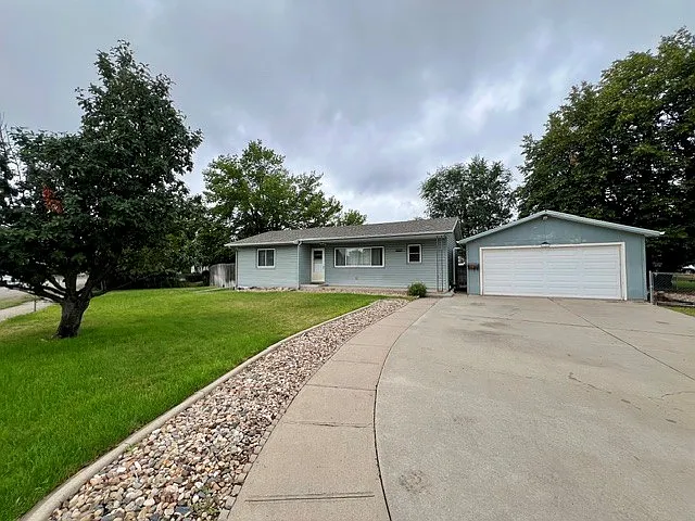 2125 Stirling St — Photo 1