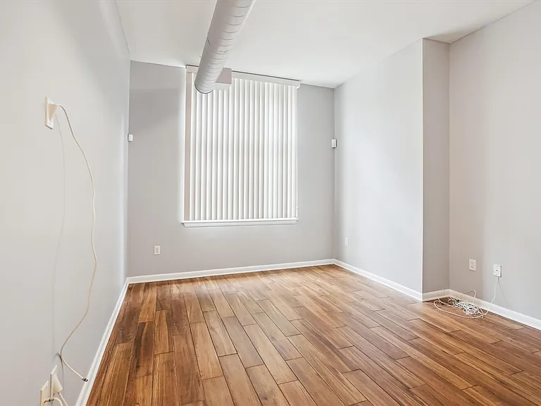 811 4th St NW #117 — Photo 17