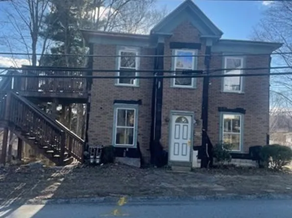 29 River St, Brookfield, MA 01506