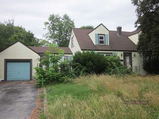 1st image of 24 Hoxsie Ave