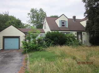 24 Hoxsie Ave, Warwick, RI 02889