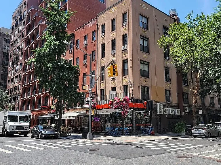 34 E 11th St #4B — Photo 11