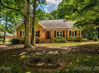 2735 Bent Oak Dr, Matthews, NC 28104