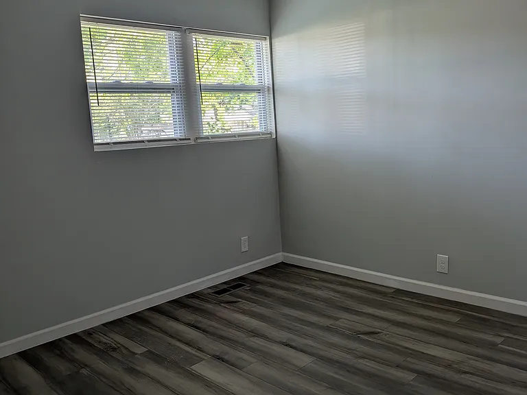 120 Manhattan Ave #120 — Photo 7
