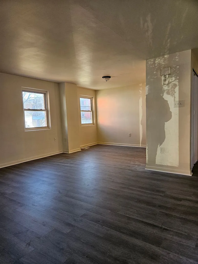 906 E King Street, York — Photo 2
