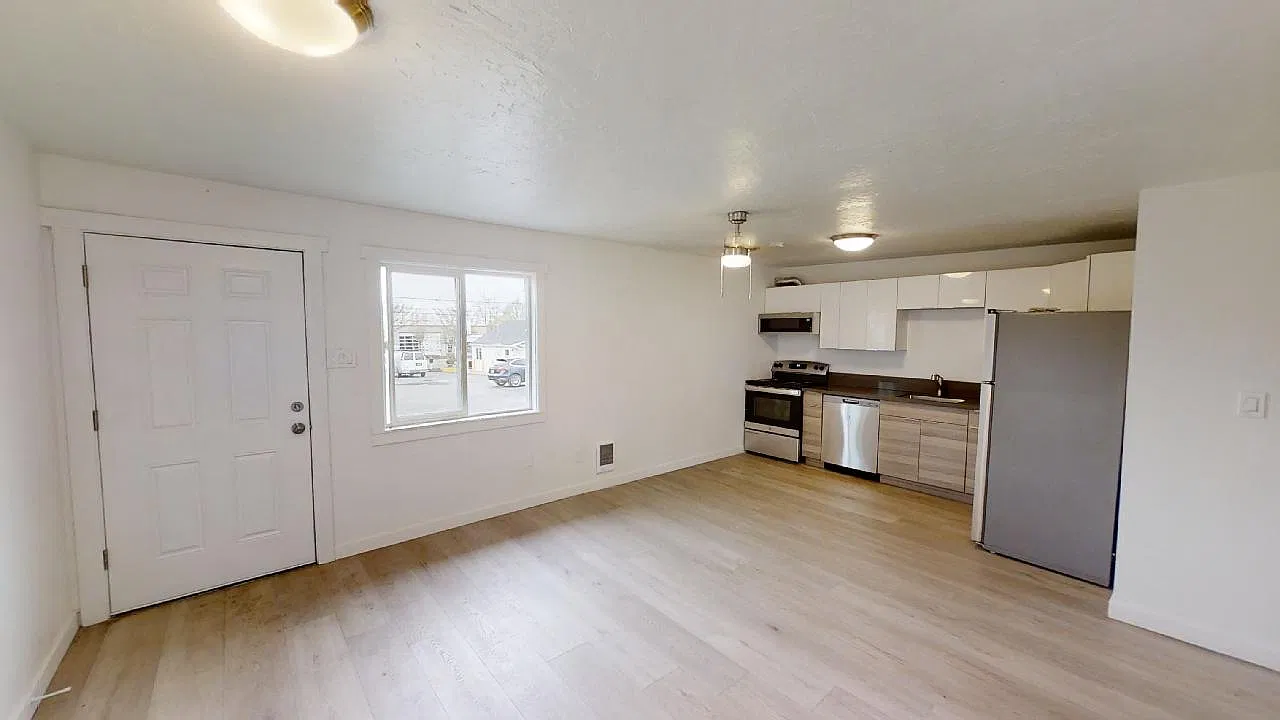 11518 NE Sandy Blvd — Photo 4