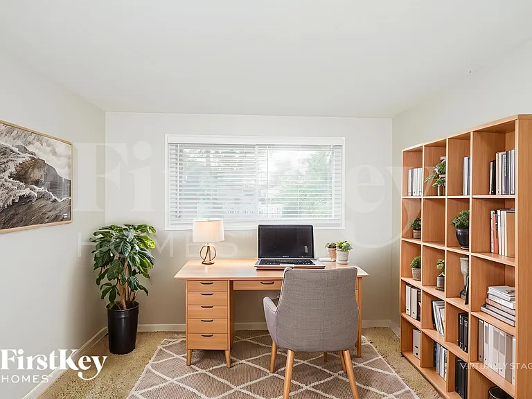 171 Craig Dr W — Photo 14