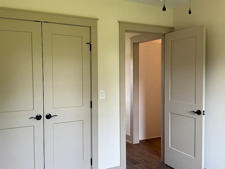 611 S Walnut St — Photo 17