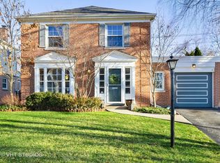 33 Salem Ln, Evanston, IL 60203