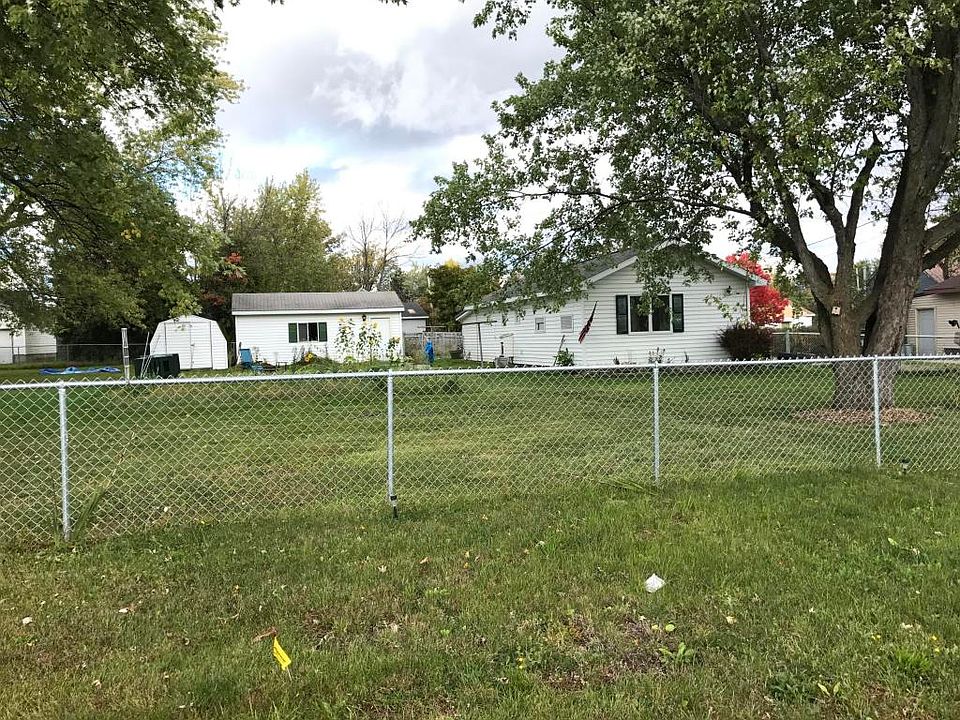1st image of 210 W 10th Ave