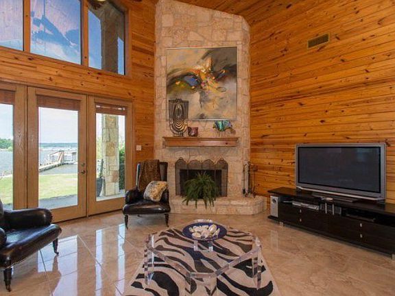 3rd image of 5641 Lakeshore Ct