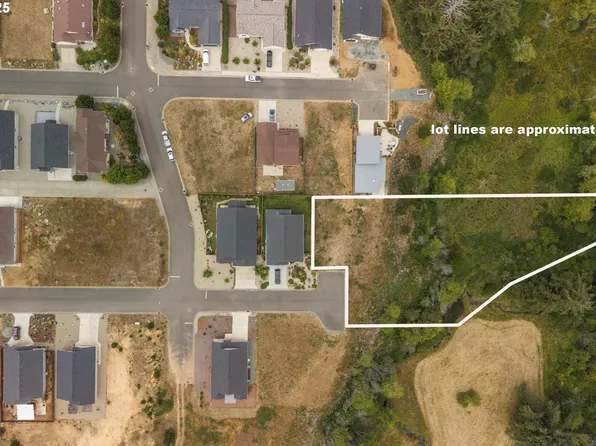 636 Seacrest Dr, Bandon, OR 97411