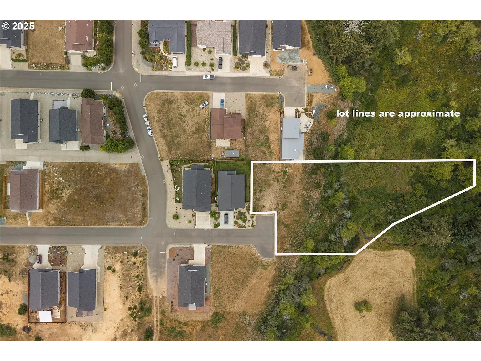 636 Seacrest Dr photo 1