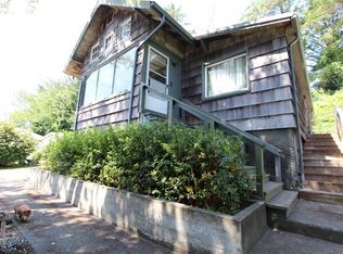 685 2nd St SE, Bandon, OR 97411