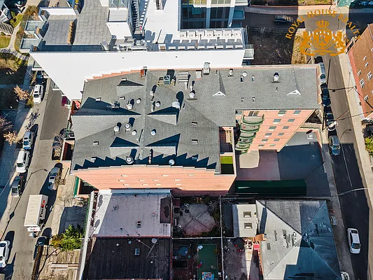 Sold by Royal House Realty, Inc. | media 8