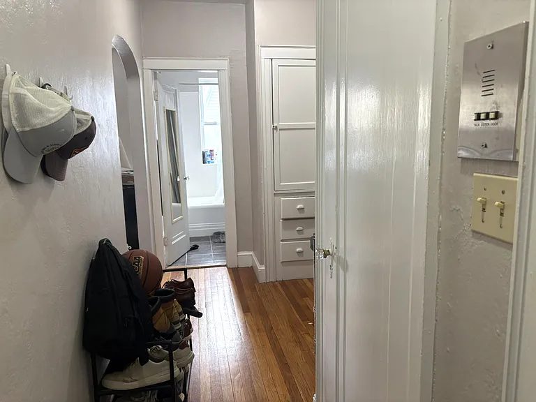 27 Lanark Rd #6 — Photo 7