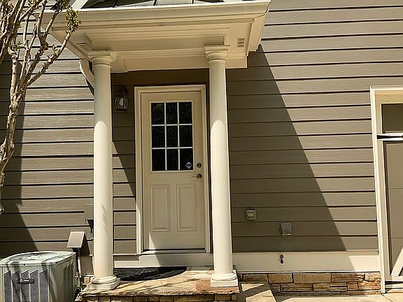 4th image of 4 Myrtle Creek Trl NW