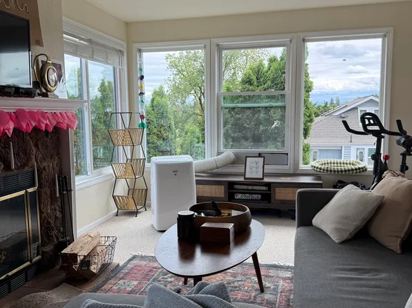 1836 25th Ave APT 202, Seattle, WA 98122
