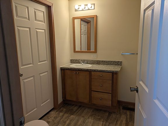 5th image of 22 Van Buren Cir #22