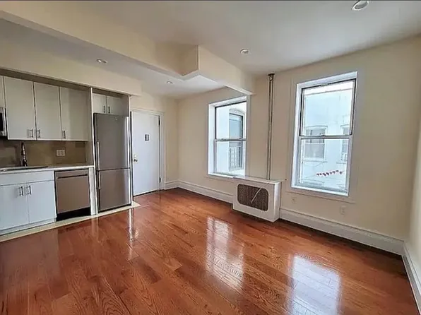 204 W 10th St #92, New York, NY 10014