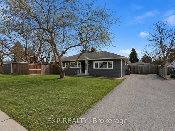 22 Cecil St, Essa, ON L3W 0L2