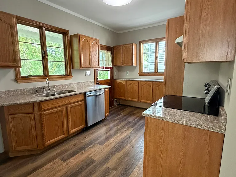 2040 Edna Ave — Photo 6