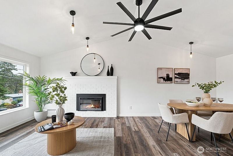 5th image of 21246 15th Avenue S