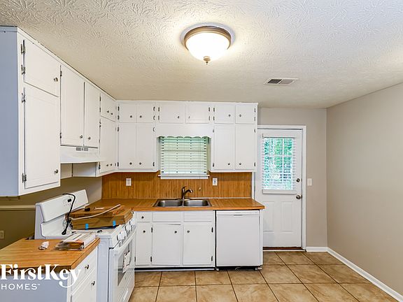 5th image of 2093 Forest Ct