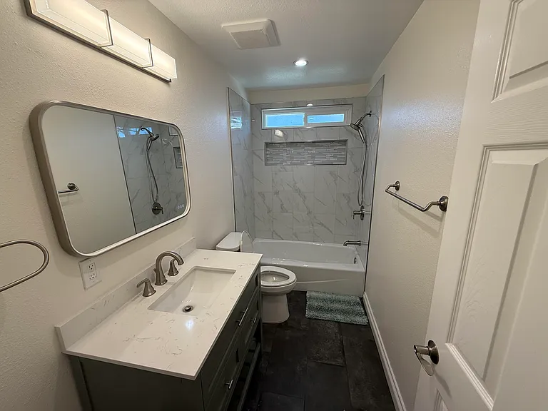 2686 Beverly Ave — Photo 8