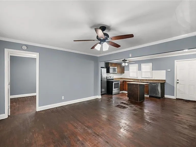 360 Betsy Ave SW — Photo 9