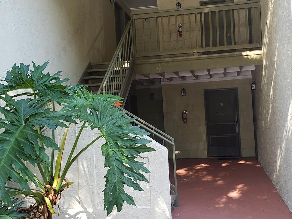 Downstairs unit 2 bedroom 2 bath