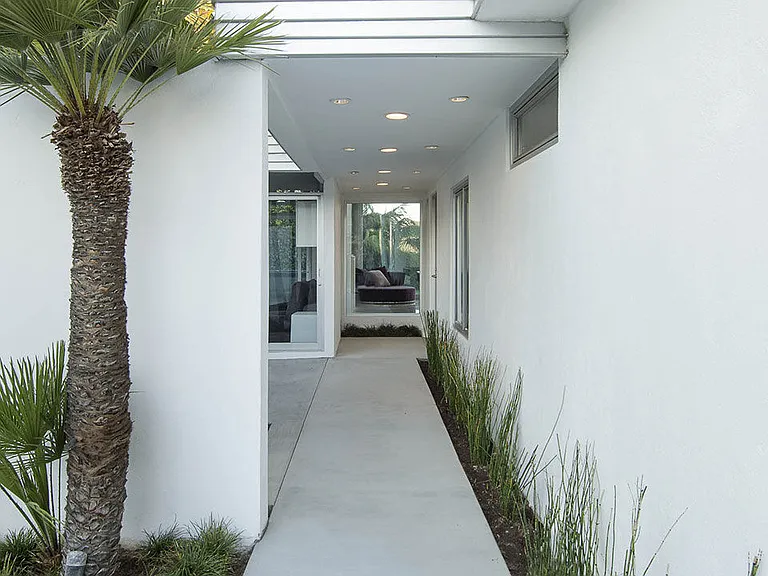 1466 N Bel Air Rd — Photo 10