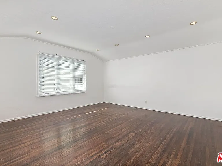 1304 San Vicente Blvd — Photo 20