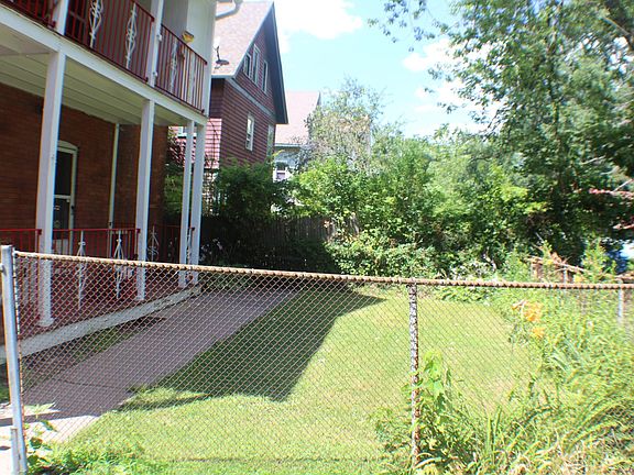 4th image of 152 Whitney St Room 3B