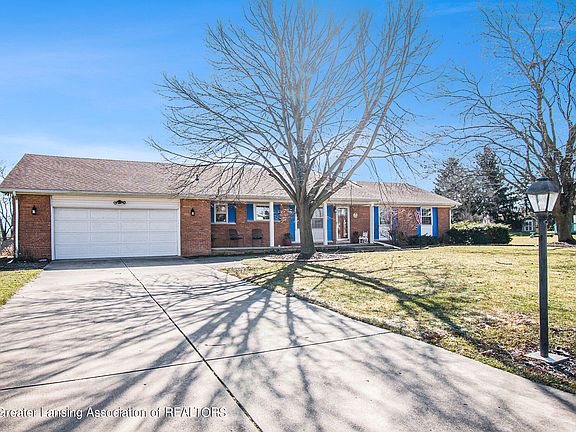 3rd image of 10768 Countryside Dr