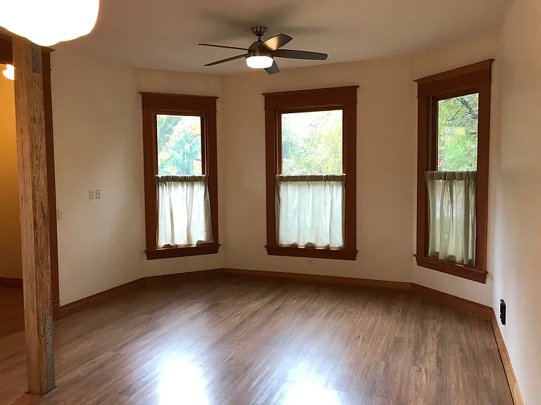 249 N Ivy St — Photo 4