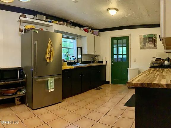 2nd image of 144 Plummer Cir