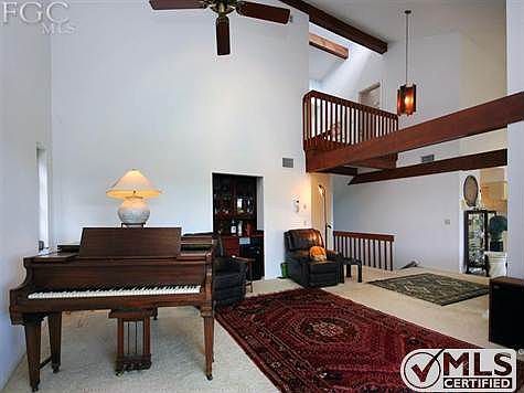 Beautiful Architecture w/ Wood Beams