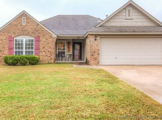2101 W Walnut St, Collinsville, OK 74021