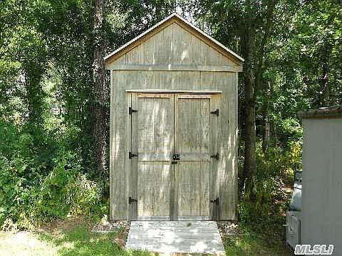 5th image of 52 Trout Brook Ln