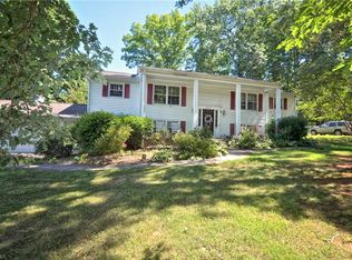 1463 Turfwood Dr, Pfafftown, NC 27040
