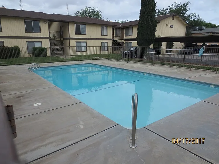 226 E Hazelwood Dr #3 — Photo 3