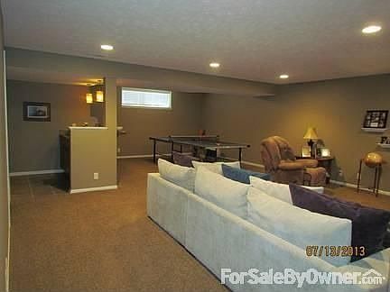 Family Room/Rec Room with wet bar in basement