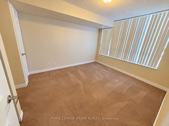 4th image of 33 Cox Blvd #327