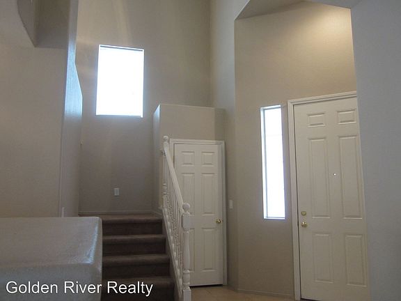 3rd image of 9539 Magnificent Ave