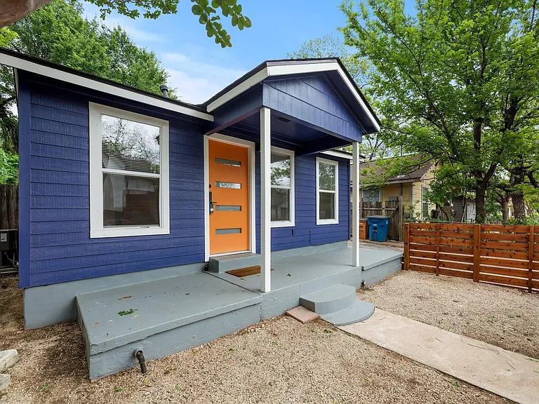 2208 Santa Rita St — Photo 2